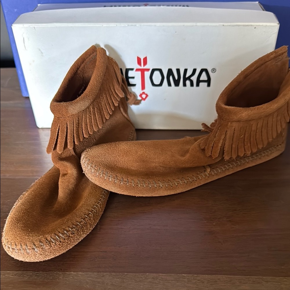 Minnetonka Tan Suede Moccasins
